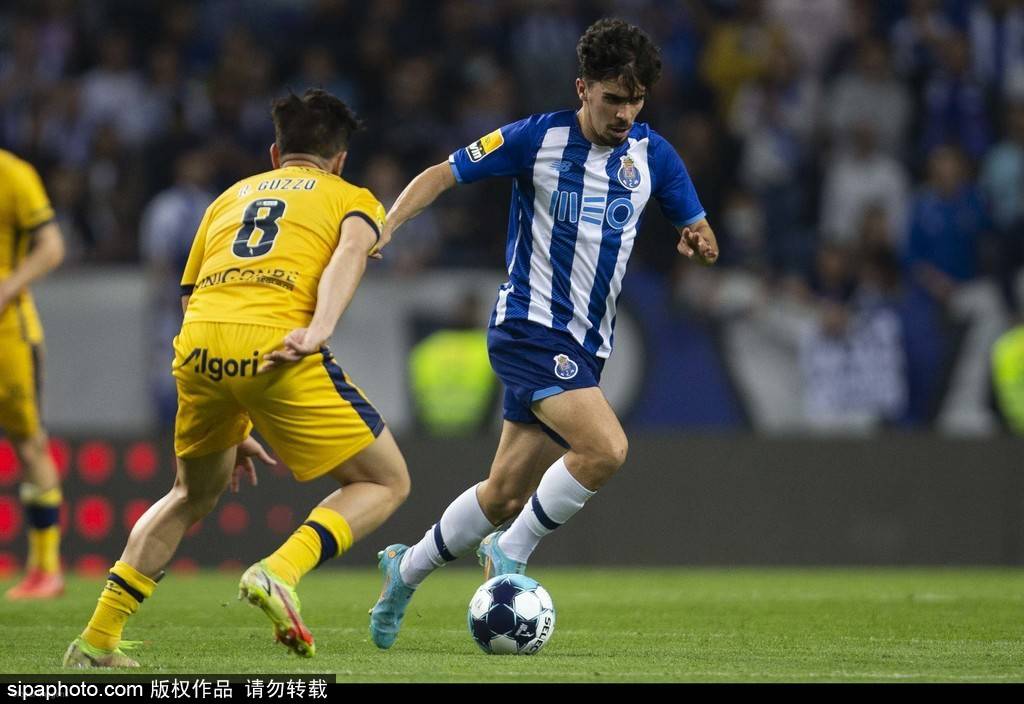 浙江稠州发布备战花絮,转会期防线松动,欧冠任务艰巨,更衣室氛围转暖(山东高速vs浙江稠州金租) 浙江稠州发布备战花絮,转会期防线松动,欧冠任务艰巨,更衣室氛围转暖(山东高速vs浙江稠州金租)