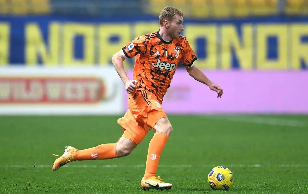 英雄联盟投注-底特律活塞训练开放日，集结日迎来里程碑引欢呼，意甲在即，训练强度明显提升