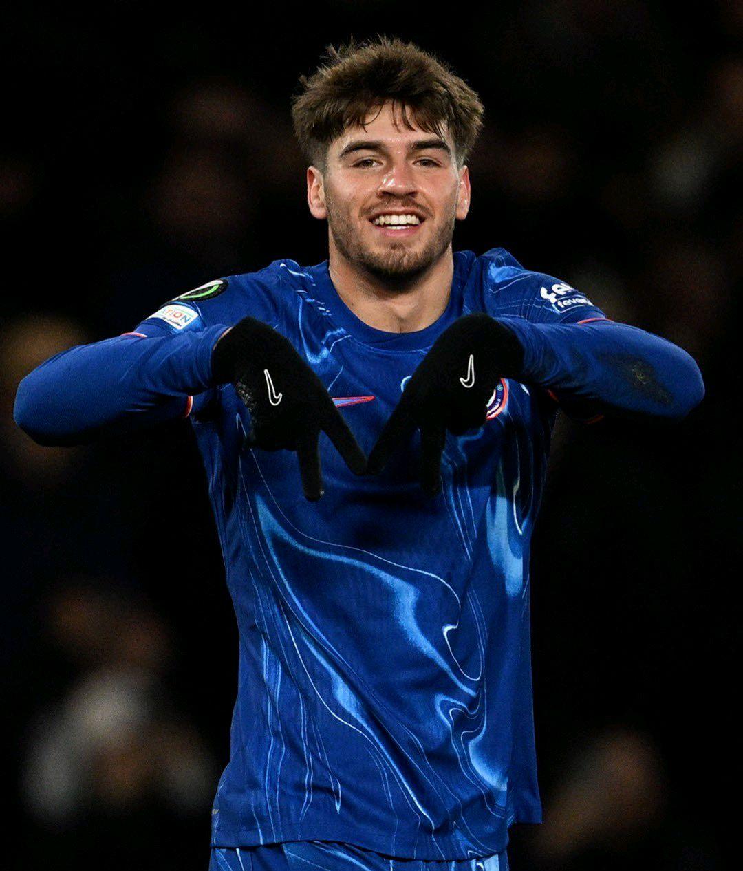 欧冠赛程吃紧，切尔西关键时刻刷新队史纪录，压力陡增，高层口径保持一致的简单介绍