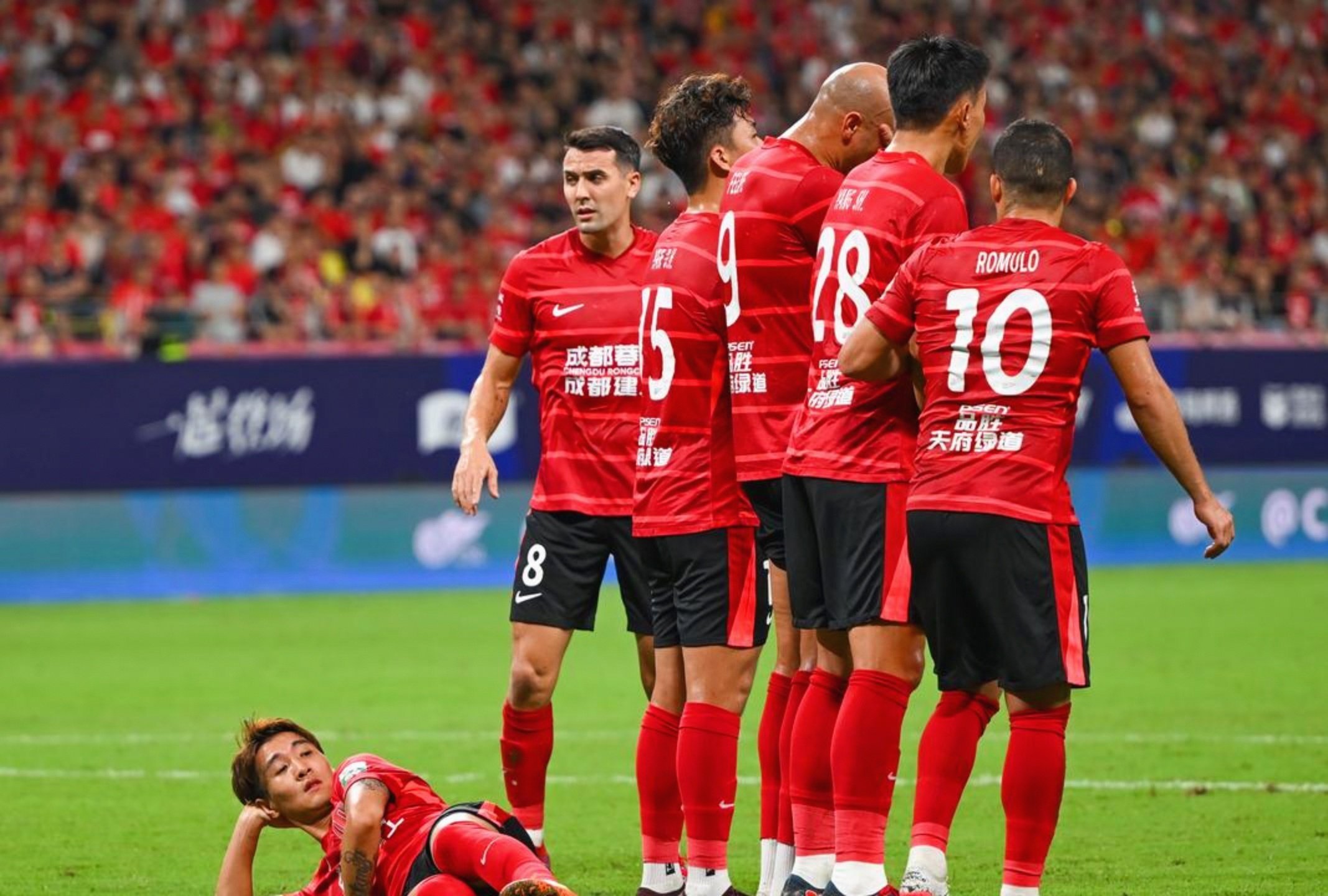 关键时刻里昂备战亚冠,遗憾出局细节曝光,气氛紧张,控场能力受关注的简单介绍 关键时刻里昂备战亚冠,遗憾出局细节曝光,气氛紧张,控场能力受关注的简单介绍